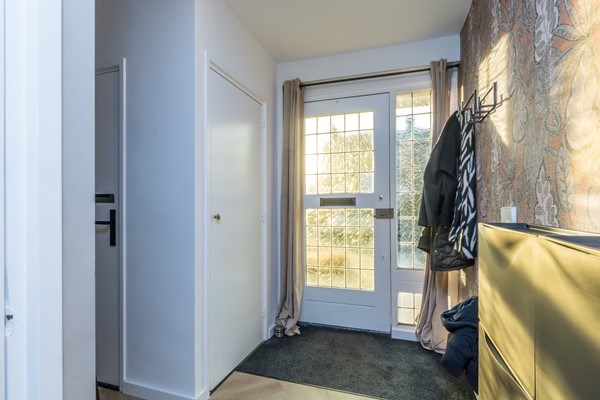 Foto - Te koop: Instapklare gemoderniseerde geschakelde 2 onder 1 kap woning met aanbouw, 3 slaapkamers, garage en een tuin in Voerendaal